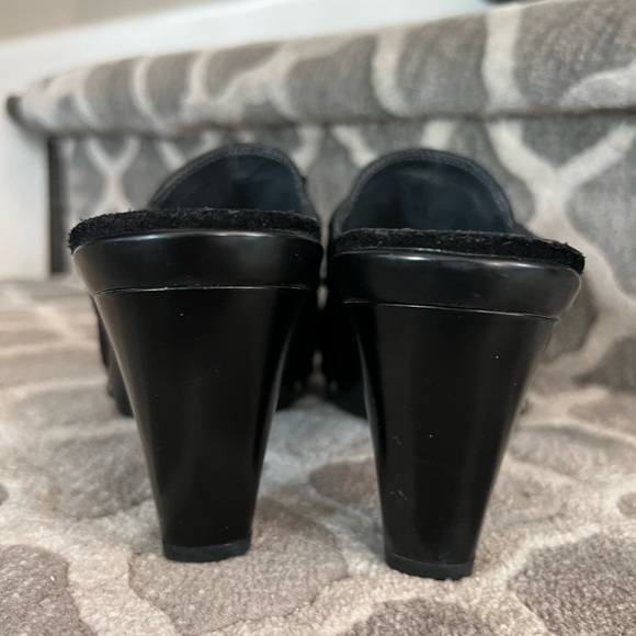 Stuart Weitzman Black Suede Mules. Size 9.5 US. 3 1/2” heel. Never worn. - Picture 6 of 6